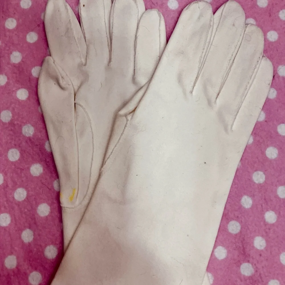 Vintage Cream Gloves 7 1/2
